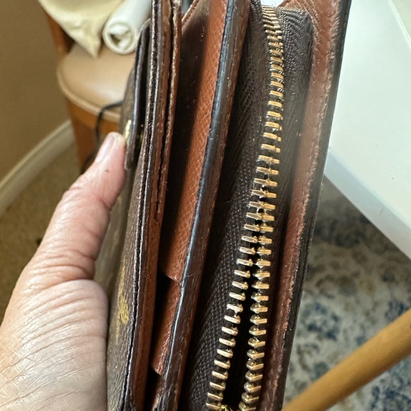 LV bifold wallet - Picture 4 of 16